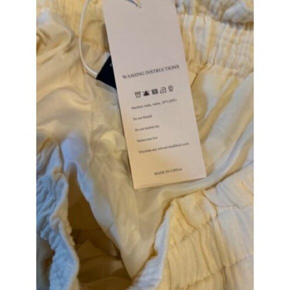 DOKOTOO Women's Cream High Waisted Pull On Shorts Size Medium NWT - Picture 6 of 9